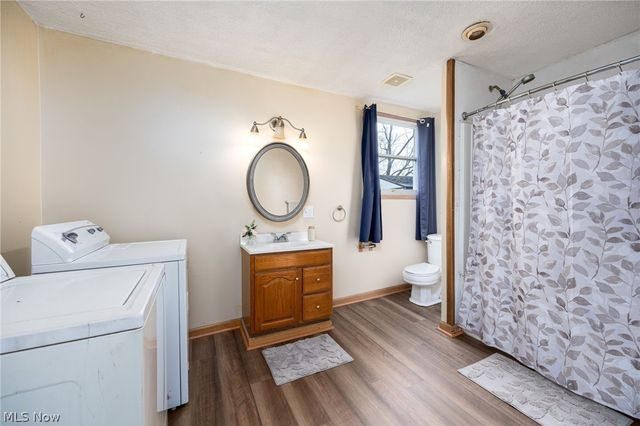 153 Schaff Alley, Creston, OH 44217