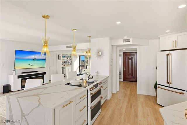 4551 Gulf Shore BLVD N 1500, Naples, FL 34103