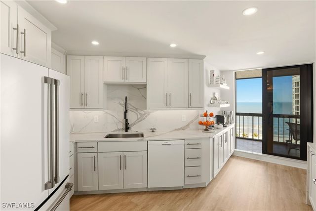 4551 Gulf Shore BLVD N 1500, Naples, FL 34103