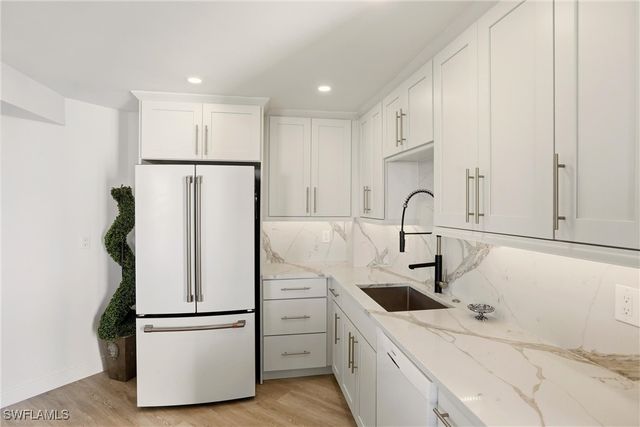 4551 Gulf Shore BLVD N 1500, Naples, FL 34103