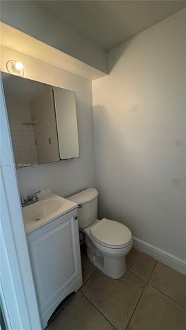 921 N 17th Ct 927, Hollywood, FL 33020