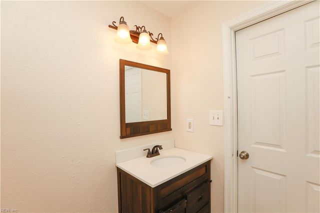 321 Shawen DR, Hampton, VA 23669