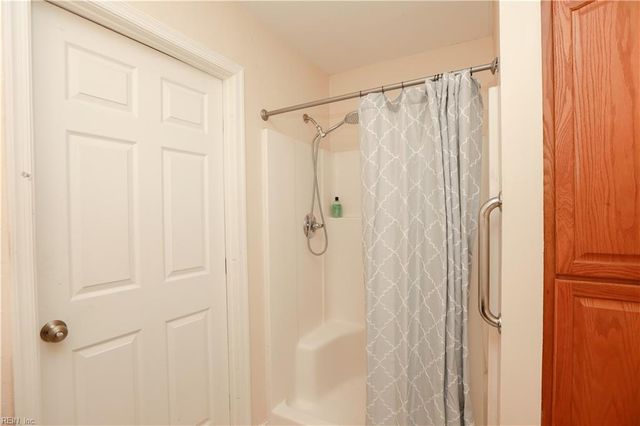 321 Shawen DR, Hampton, VA 23669