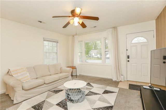 321 Shawen DR, Hampton, VA 23669