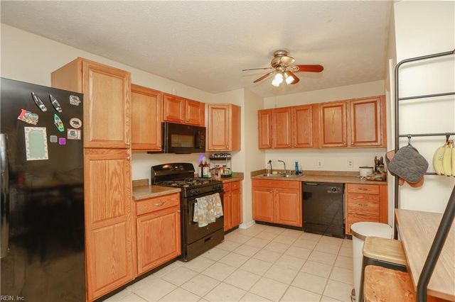 321 Shawen DR, Hampton, VA 23669