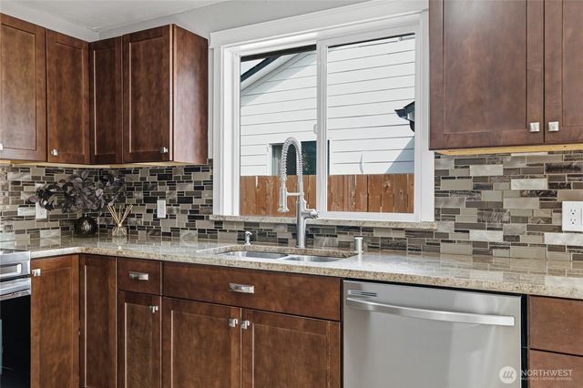 2106 N Tyler Street, Tacoma, WA 98406