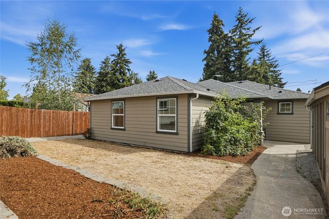 2106 N Tyler Street, Tacoma, WA 98406