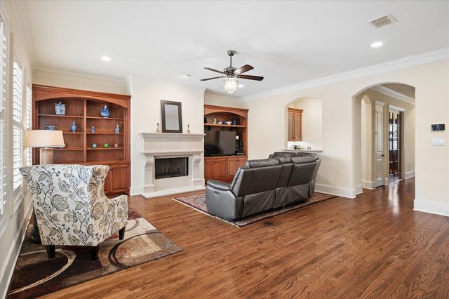 2841 Dyer Street, University Park, TX 75205