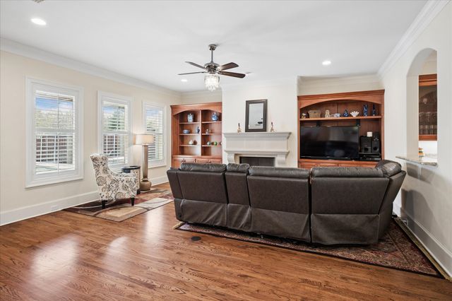 2841 Dyer Street, University Park, TX 75205