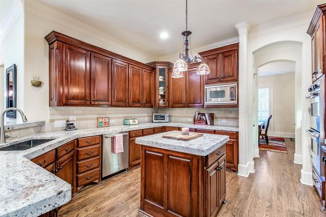 2841 Dyer Street, University Park, TX 75205