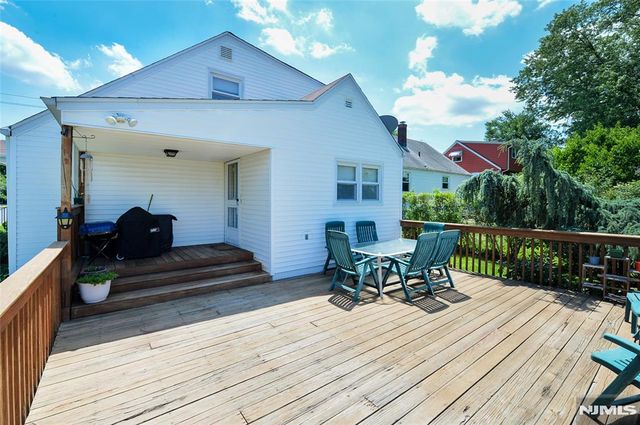 10-02 Mason Place, Fair Lawn, NJ 07410