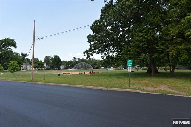 10-02 Mason Place, Fair Lawn, NJ 07410