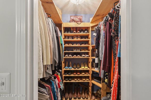 5179 TRAILING OAKS Court, Jacksonville, FL 32258