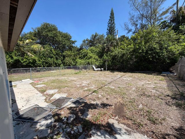112 Prospect Road, Lantana, FL 33462