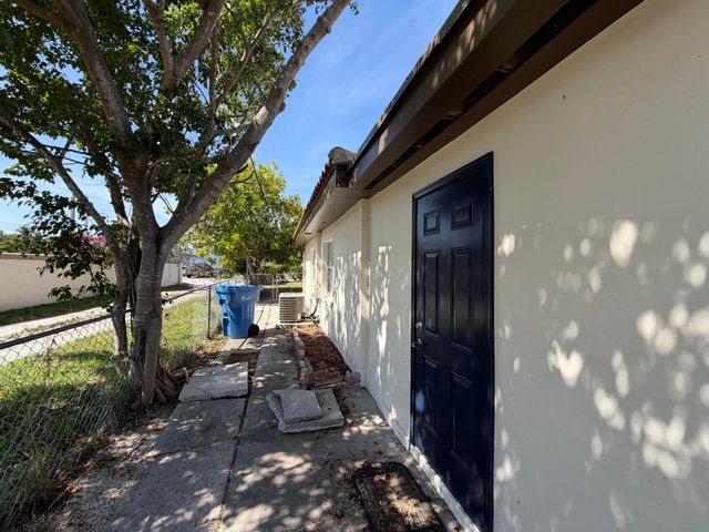 112 Prospect Road, Lantana, FL 33462