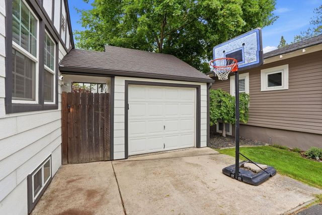 1014 W 21st Ave, Spokane, WA 99203
