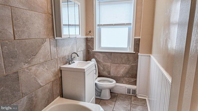 3040 BELGRADE ST, Philadelphia, PA 19134