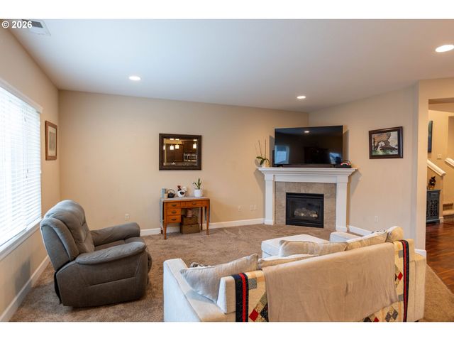 2145 Nw PULVER Ln, Albany, OR 97321