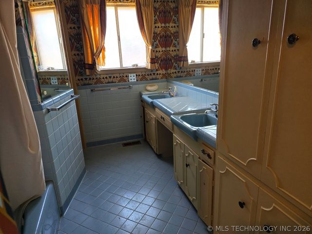 3710 E 43rd Place, Tulsa, OK 74135