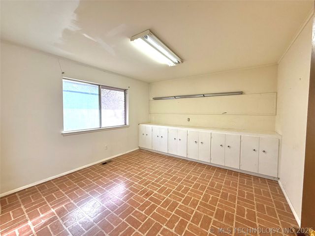 3710 E 43rd Place, Tulsa, OK 74135