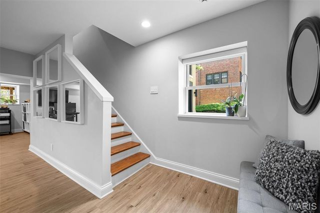 36 Crestwood Drive, Clayton, MO 63105