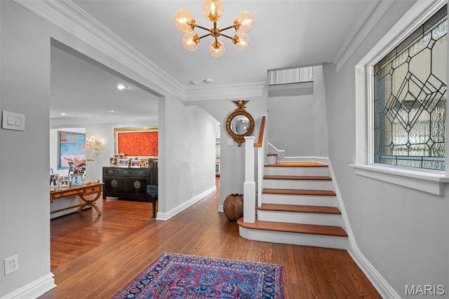 36 Crestwood Drive, Clayton, MO 63105
