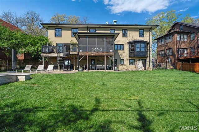 36 Crestwood Drive, Clayton, MO 63105