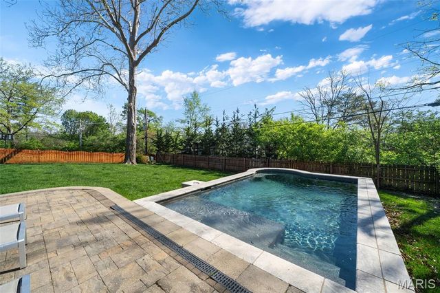 36 Crestwood Drive, Clayton, MO 63105