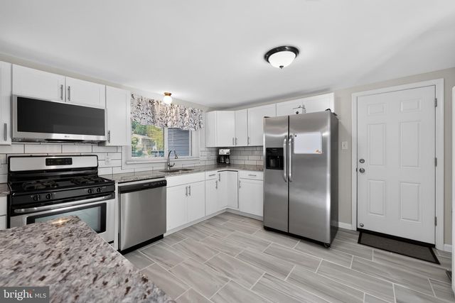344 N DILLWYN RD, Newark, DE 19711