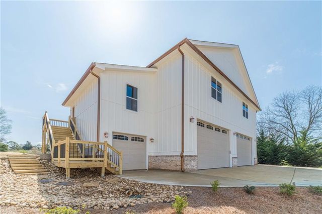 1009 Easy Street, Winder, GA 30680