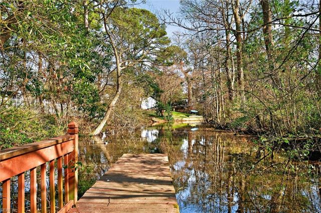 1605 Mallard LN, Virginia Beach, VA 23455