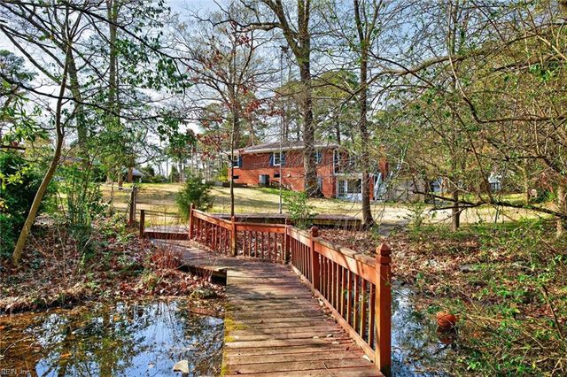 1605 Mallard LN, Virginia Beach, VA 23455