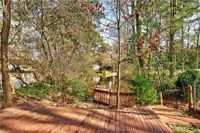 1605 Mallard LN, Virginia Beach, VA 23455