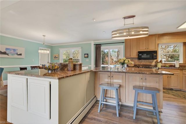 1605 Mallard LN, Virginia Beach, VA 23455