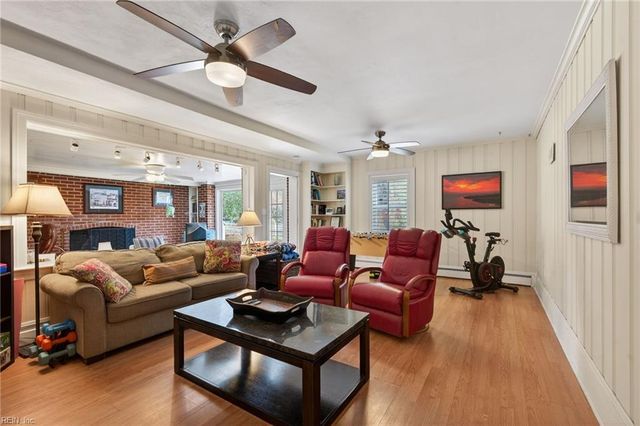 1605 Mallard LN, Virginia Beach, VA 23455