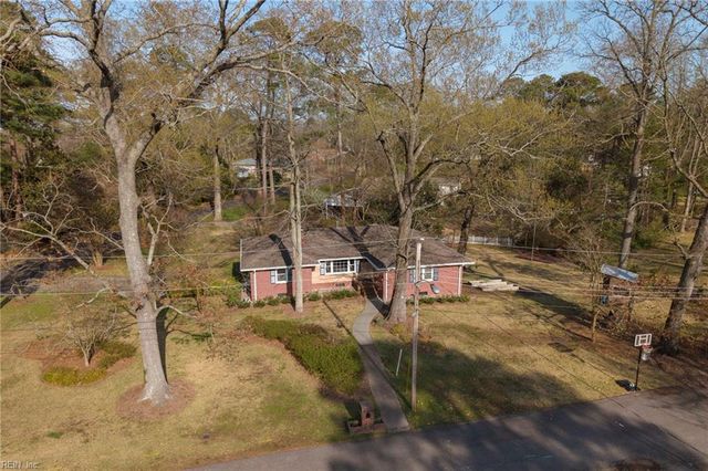 1605 Mallard LN, Virginia Beach, VA 23455