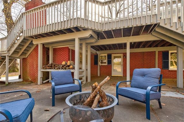 1605 Mallard LN, Virginia Beach, VA 23455