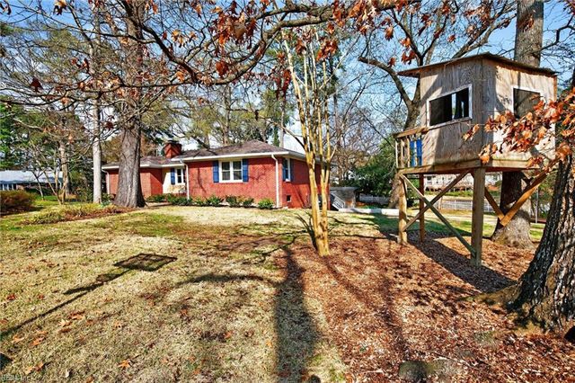 1605 Mallard LN, Virginia Beach, VA 23455