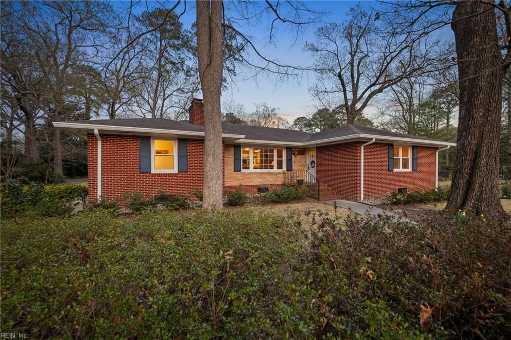 1605 Mallard LN, Virginia Beach, VA 23455