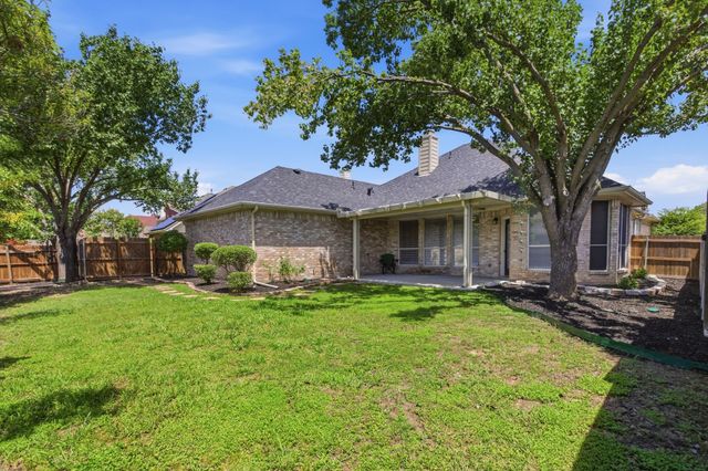 138 Briar Oak Drive, Murphy, TX 75094