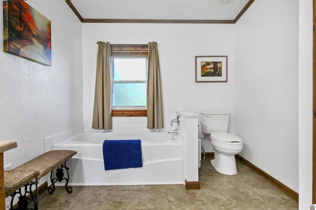5472 STE RTE 94E, Murray, KY 42071
