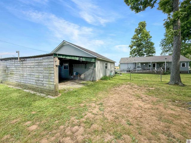 5472 STE RTE 94E, Murray, KY 42071