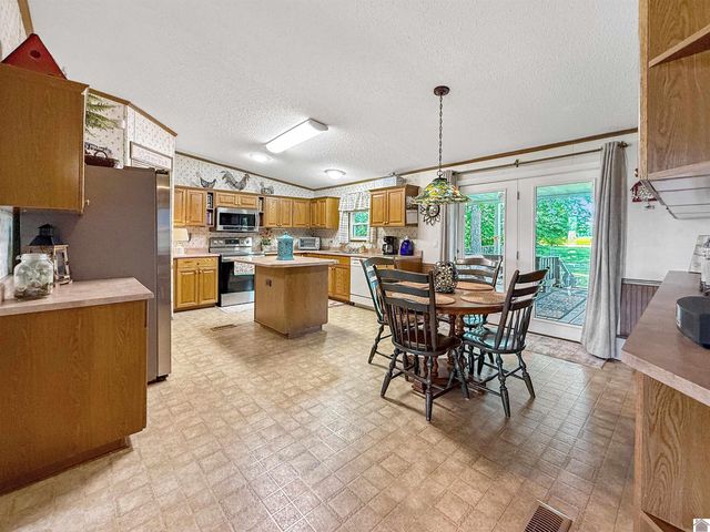 5472 STE RTE 94E, Murray, KY 42071