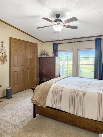 5472 STE RTE 94E, Murray, KY 42071