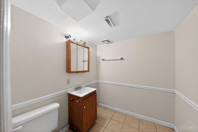 1712 Norcol Lane, North College Hill, OH 45231
