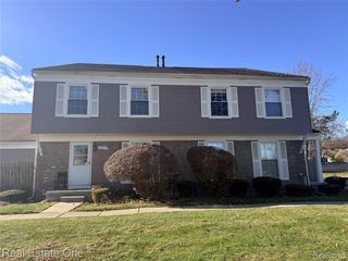 23677 Stonehenge Boulevard, Novi, MI 48375