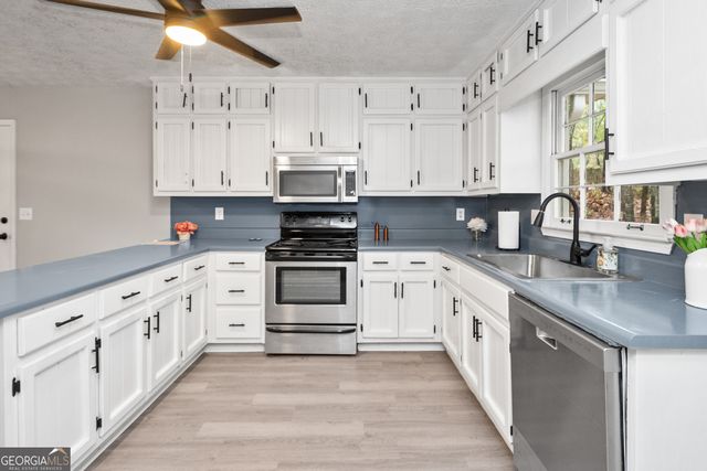 165 Fox Hunt Court, Fayetteville, GA 30214