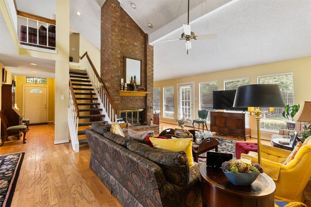 16622 Cleary Circle, Dallas, TX 75248