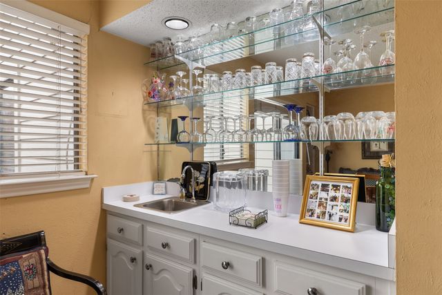 16622 Cleary Circle, Dallas, TX 75248