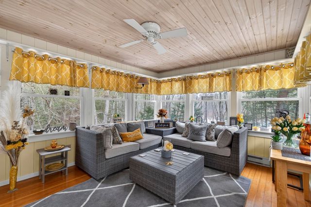 28 Spring Road, Amherst, NH 03031